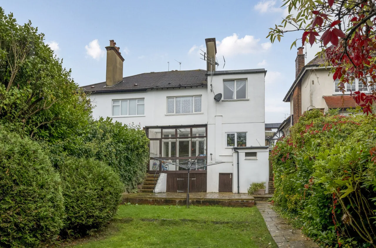 Bedford Avenue, Barnet, EN5 2ER, photo 9