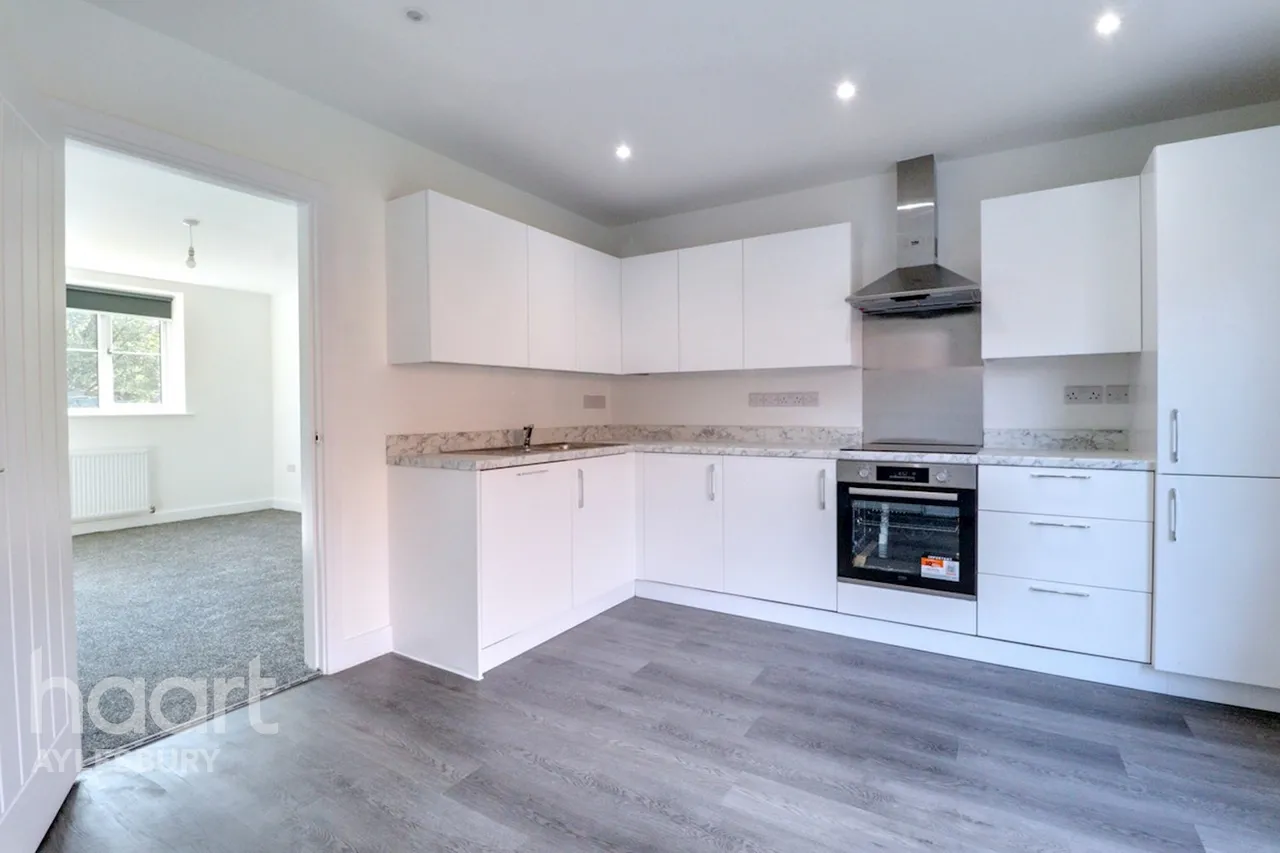 Eighth Avenue, Aylesbury, HP19, photo 3