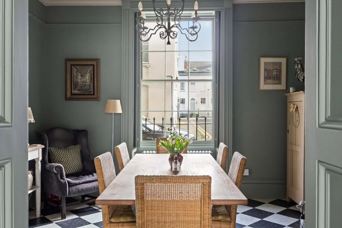 Portland Square, Cheltenham, GL52, photo 6