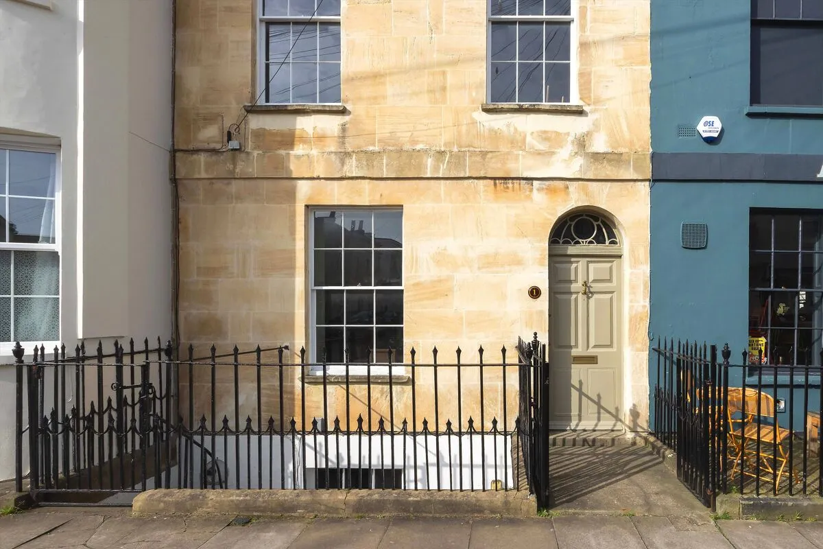Portland Square, Cheltenham, GL52, photo 26