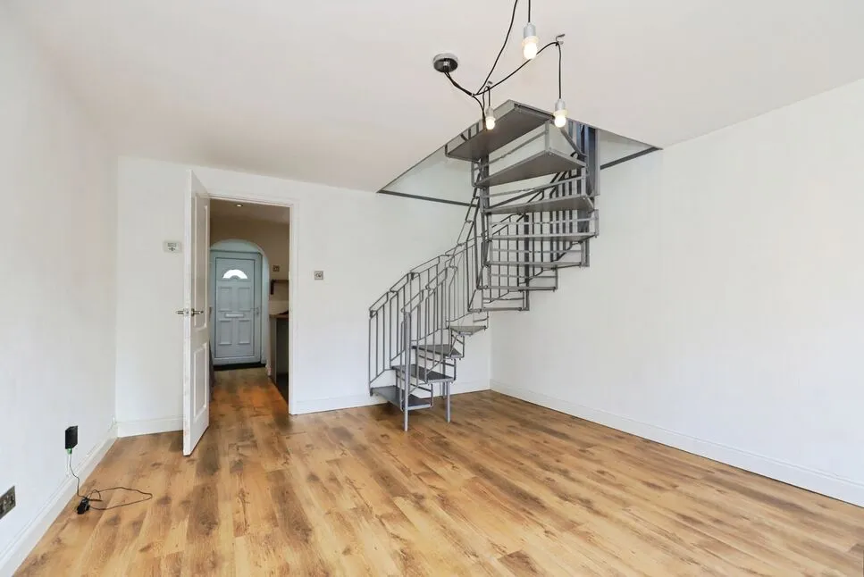 Newcott Close, Wolverhampton, WV9, photo 9
