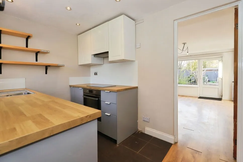 Newcott Close, Wolverhampton, WV9, photo 2
