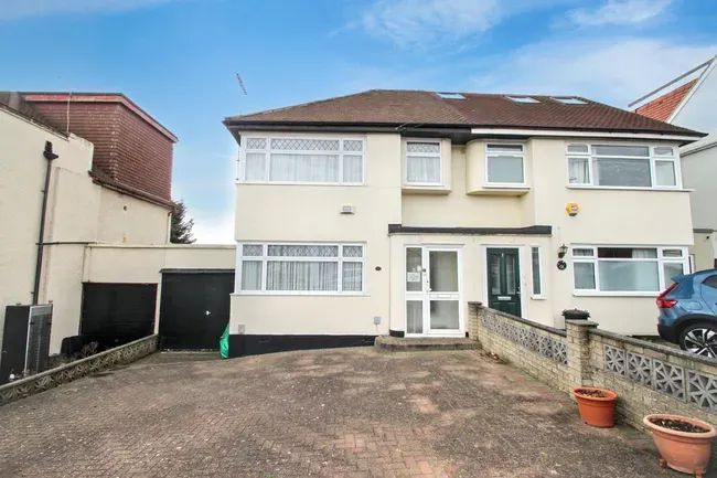 3 bed house for sale — Portman Drive, Woodford Green, IG8