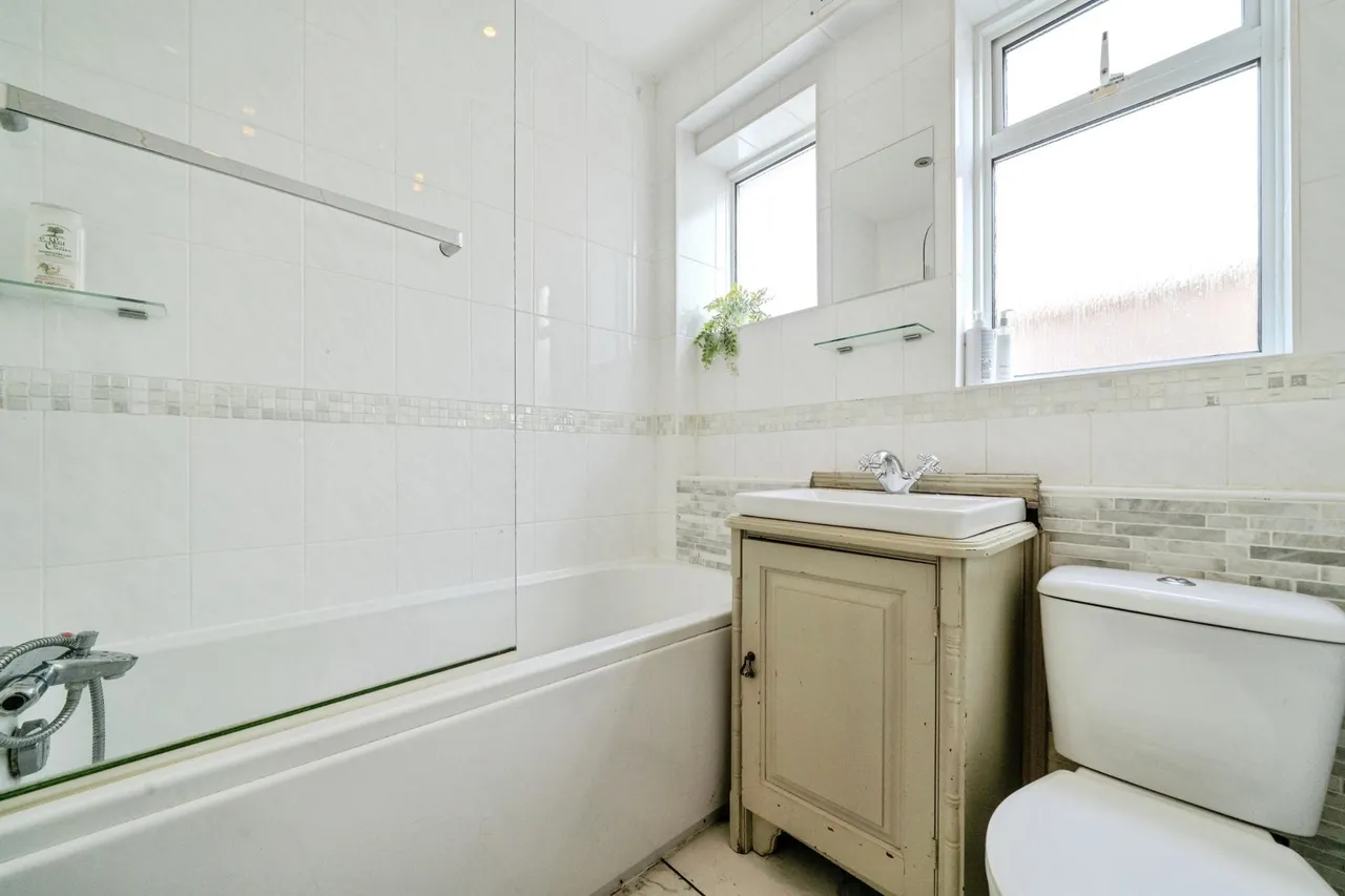 The Crescent, New Malden, KT3, photo 7