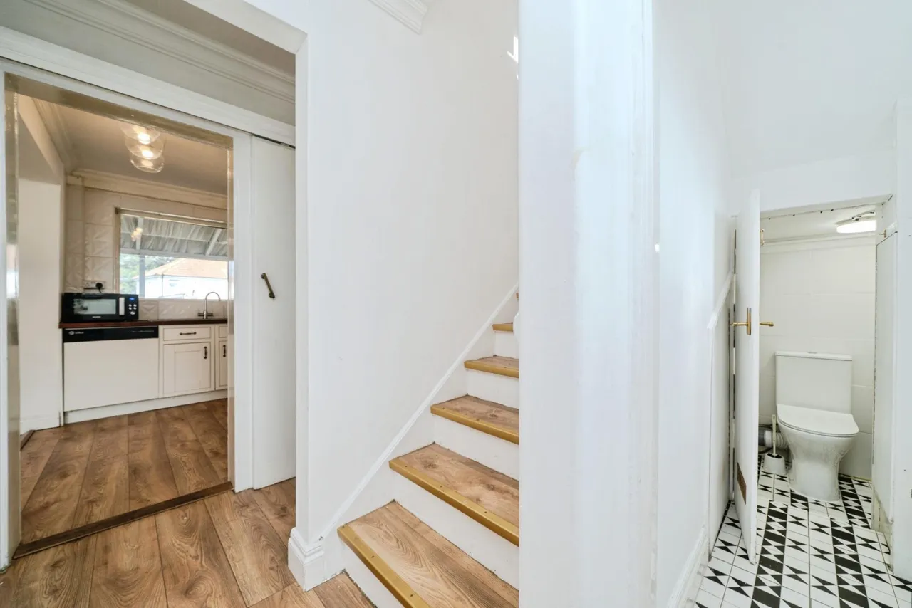 The Crescent, New Malden, KT3, photo 4