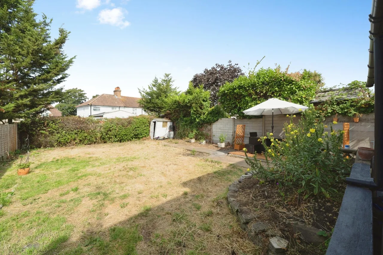 The Crescent, New Malden, KT3, photo 17