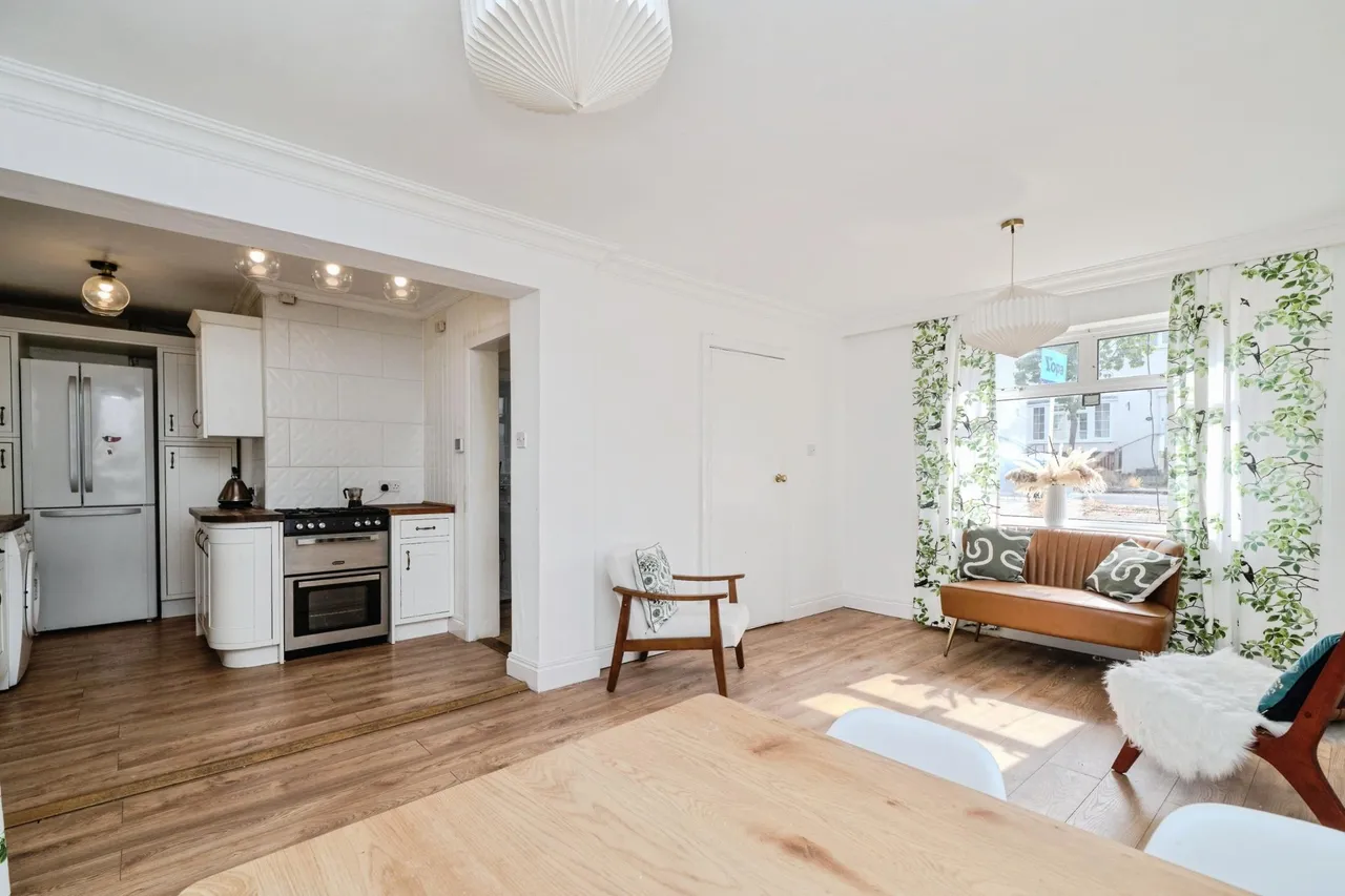 The Crescent, New Malden, KT3, photo 13