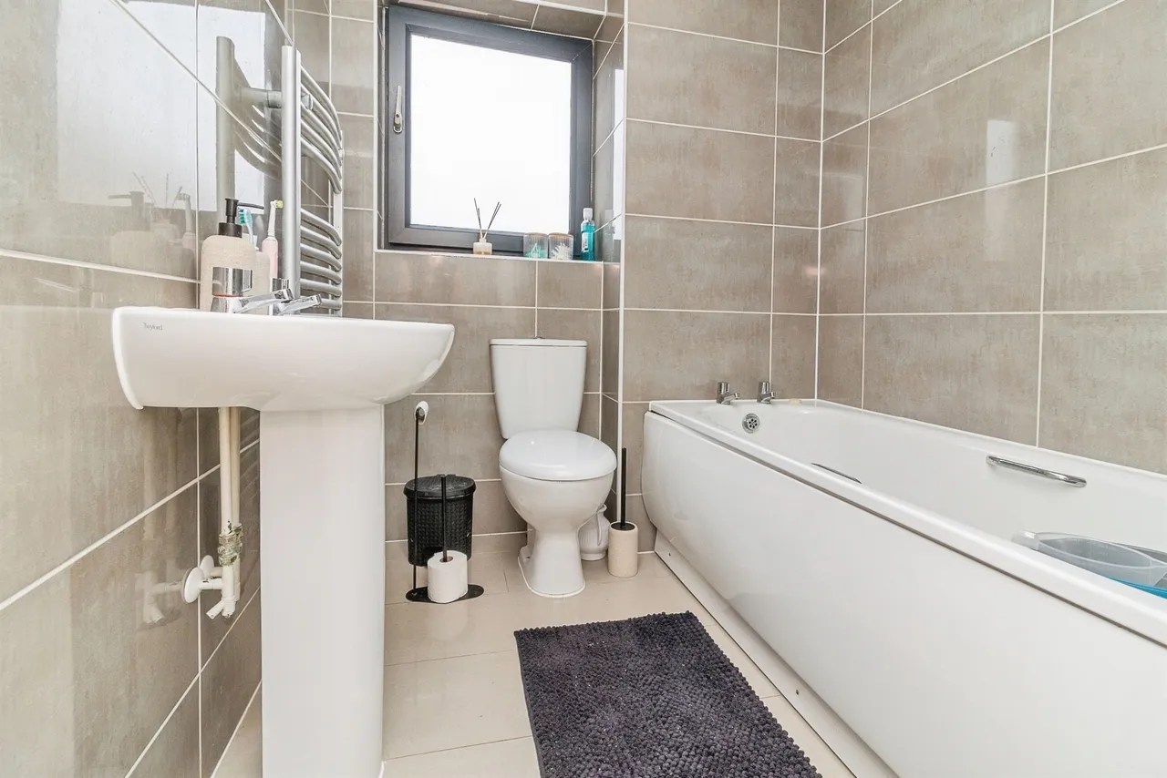 Countess Way, Broughton, MK10, photo 14