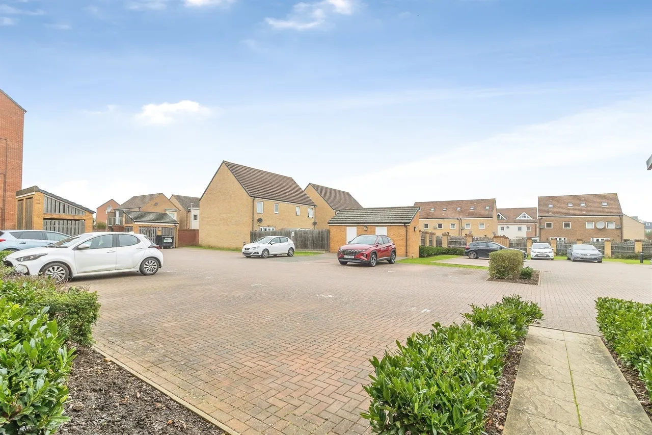 Countess Way, Broughton, MK10, photo 18