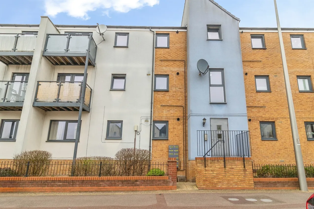 Countess Way, Broughton, MK10, photo 2