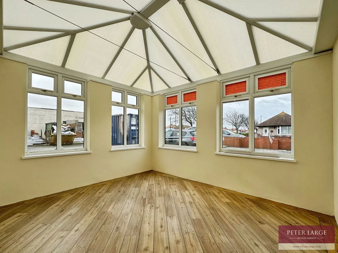 Garford Road, Rhyl, Denbighshire, LL18 3UF, photo 2