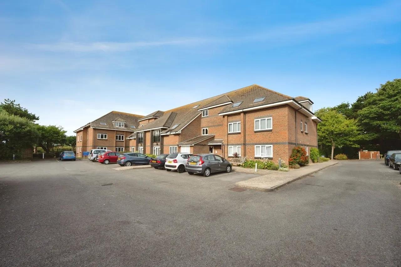 Sea Front, Hayling Island, PO11, photo 17