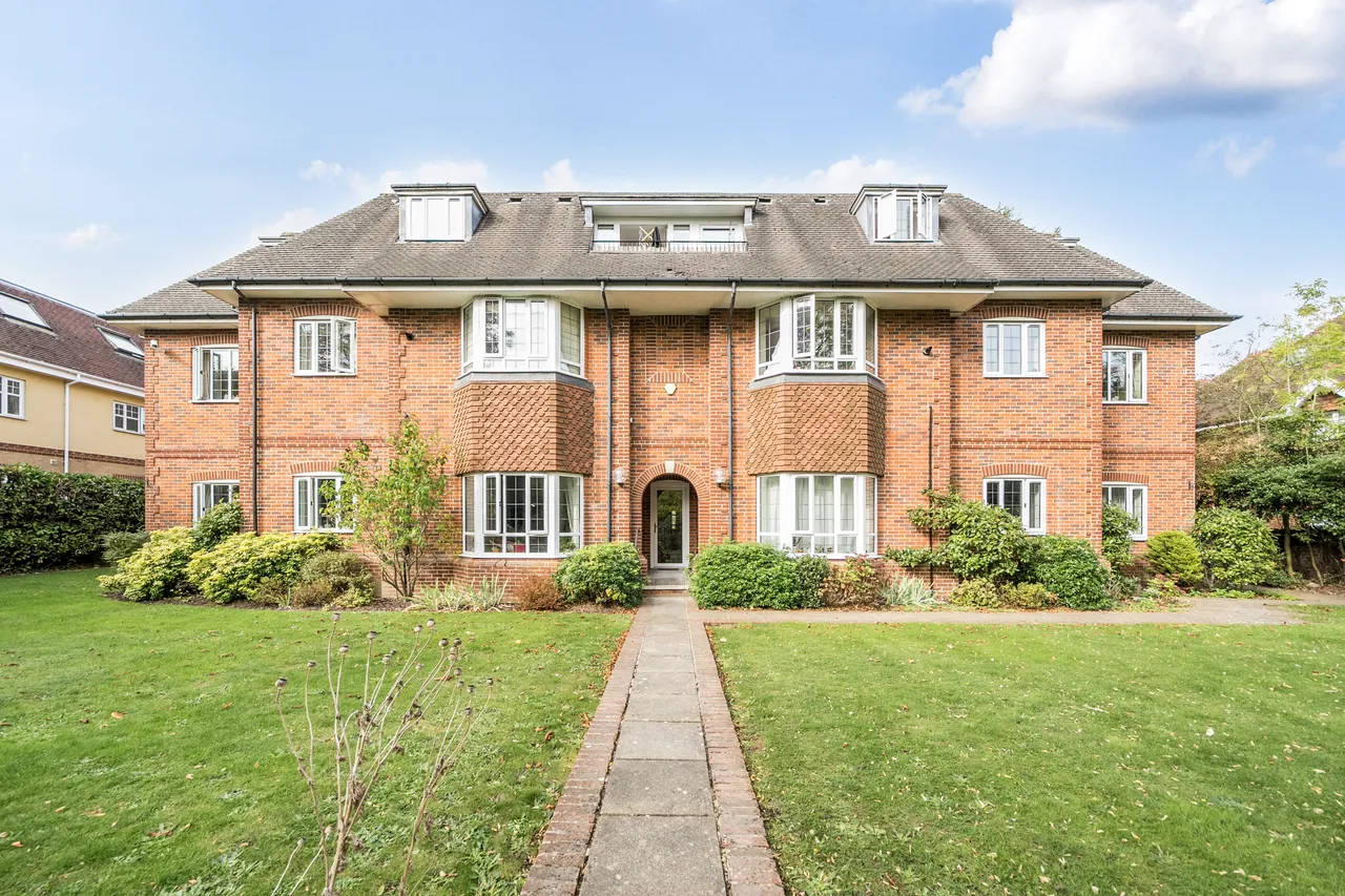 2 bed flat to rent — Shoppenhangers Road, MAIDENHEAD