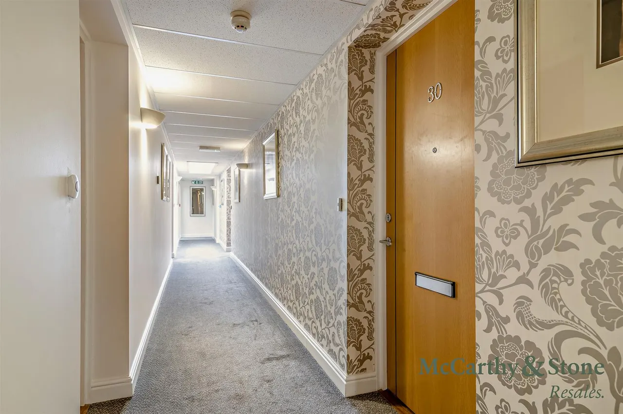 Overnhill Road, Downend, BS16, photo 6