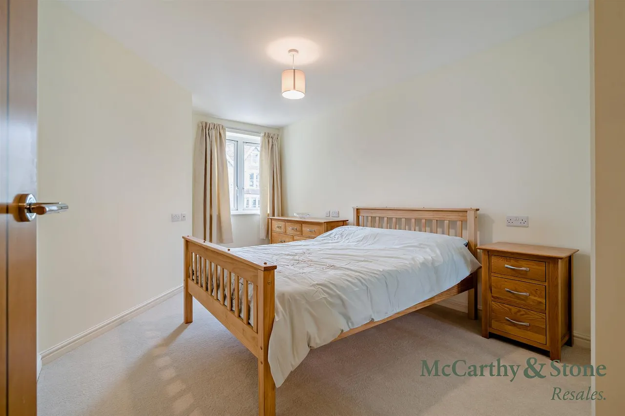 Overnhill Road, Downend, BS16, photo 4