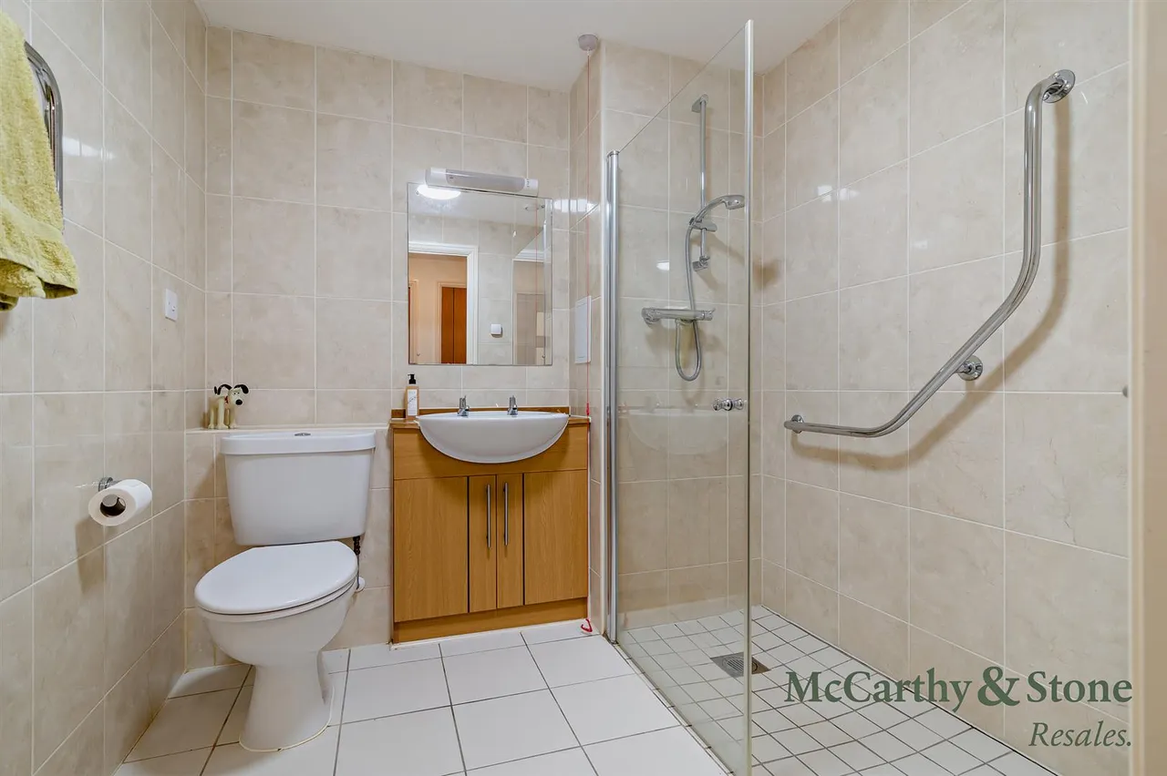 Overnhill Road, Downend, BS16, photo 5
