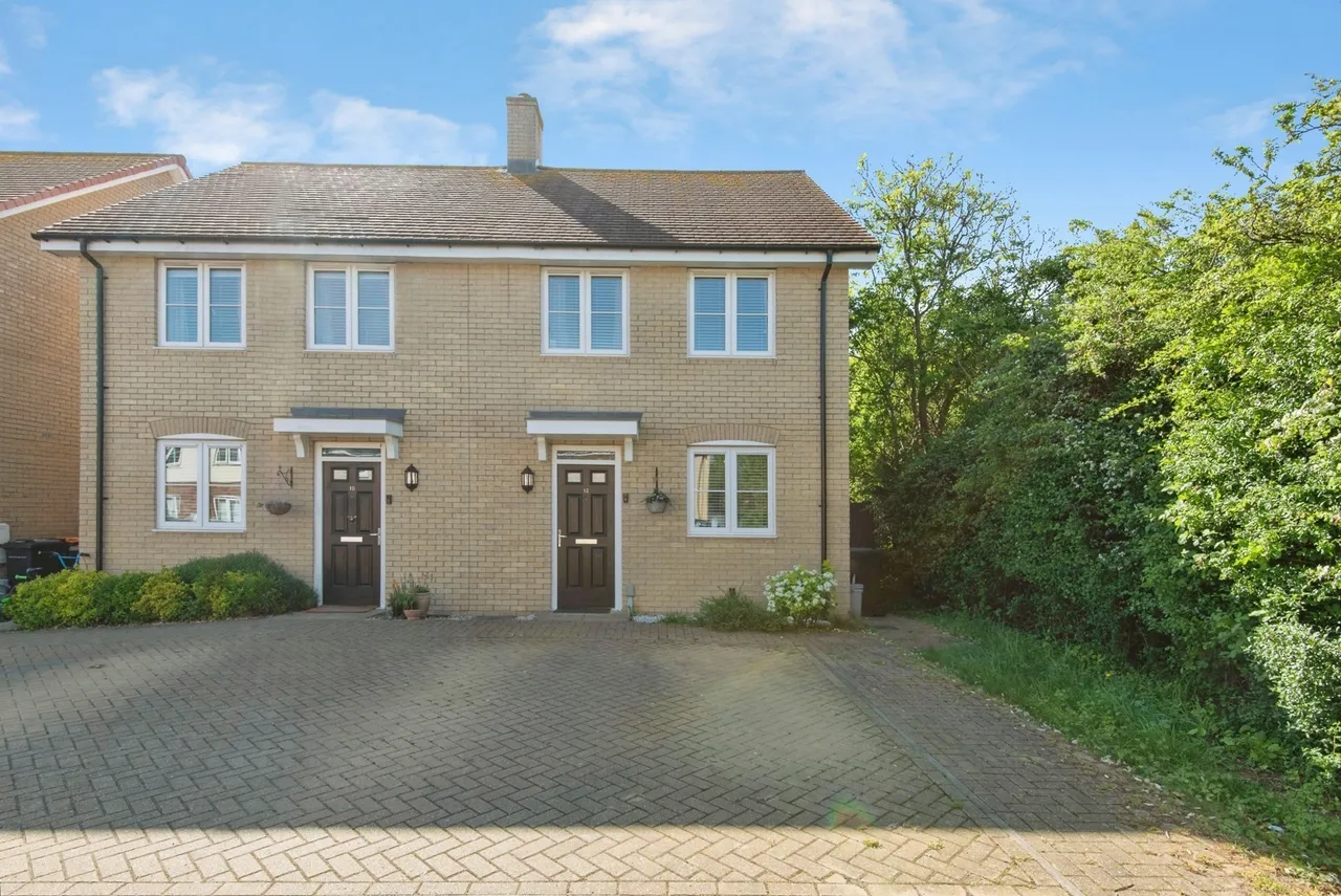 2 bed house for sale — Furrow Close, Wilstead, Bedford, Bedfordshire, MK45