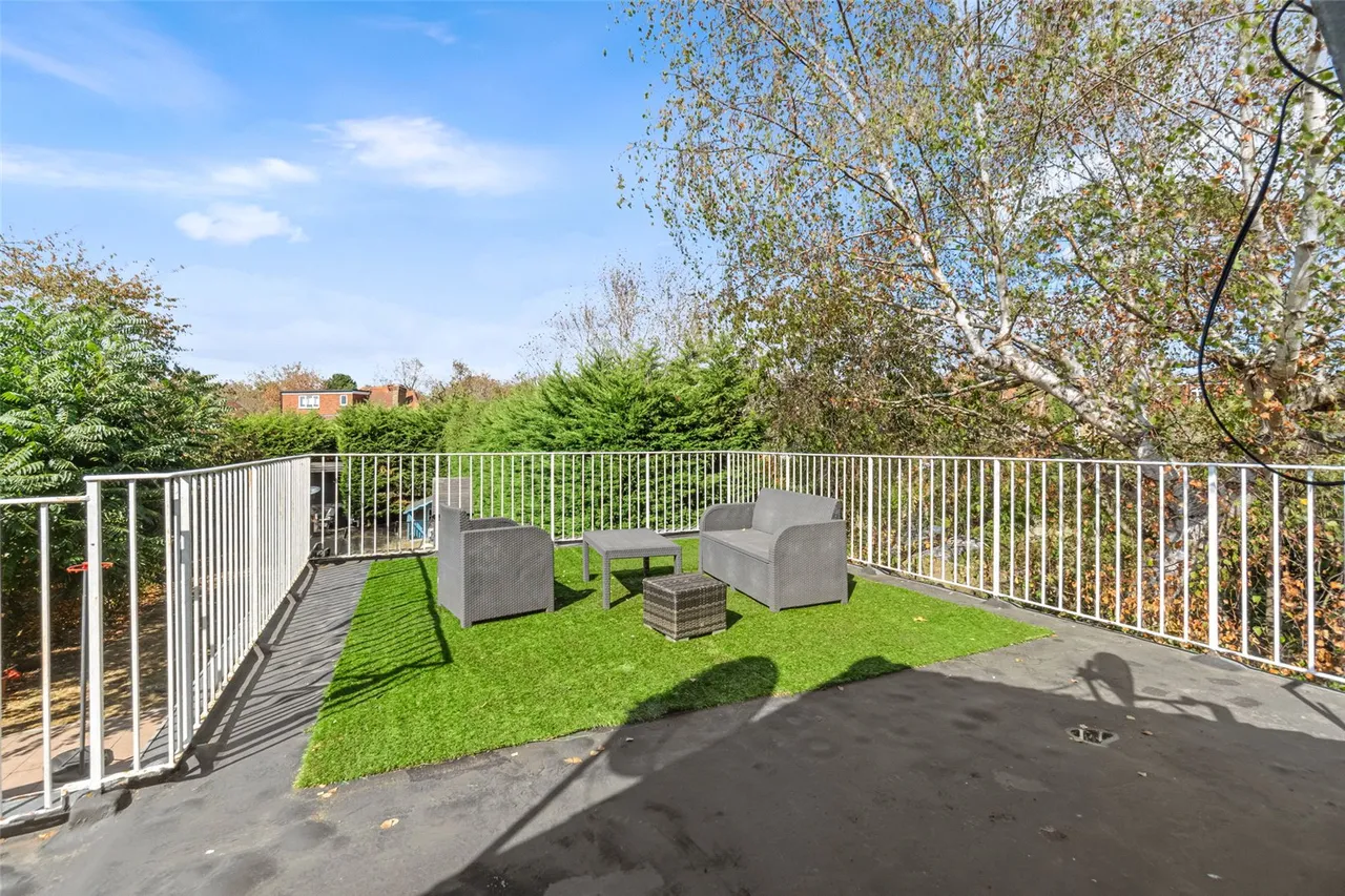 Queens Road, Hampton Hill, TW12 1DU, photo 14