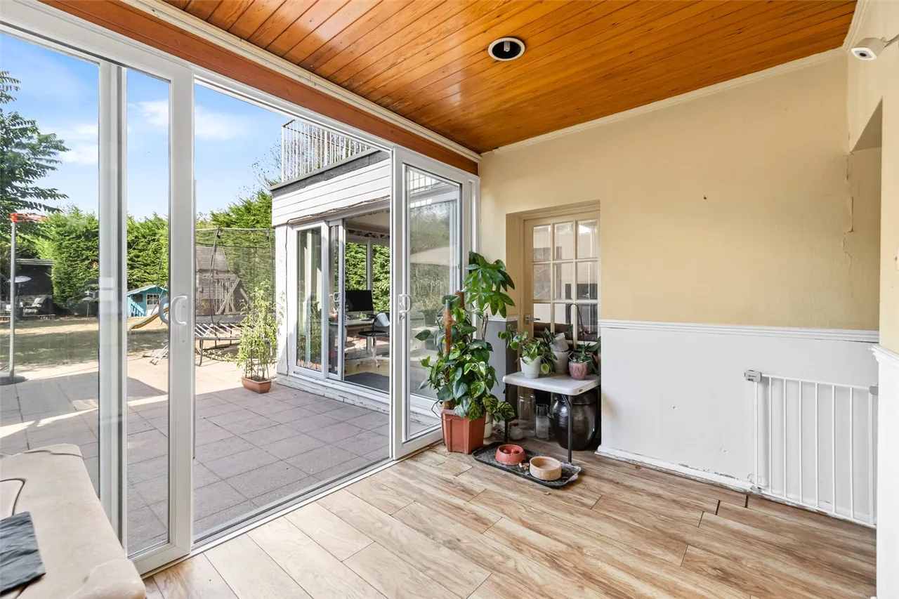 Queens Road, Hampton Hill, TW12 1DU, photo 6