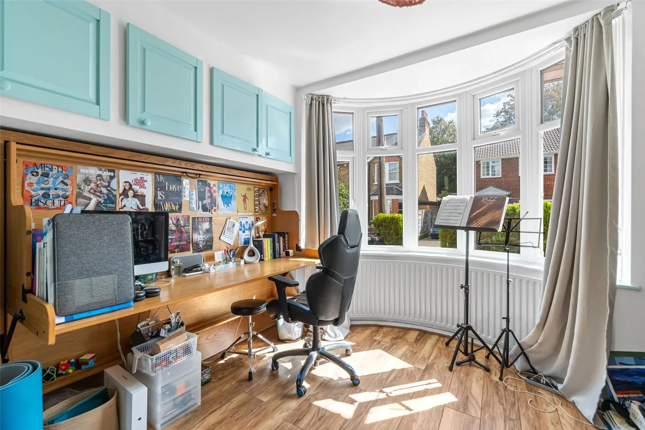Queens Road, Hampton Hill, TW12 1DU, photo 8
