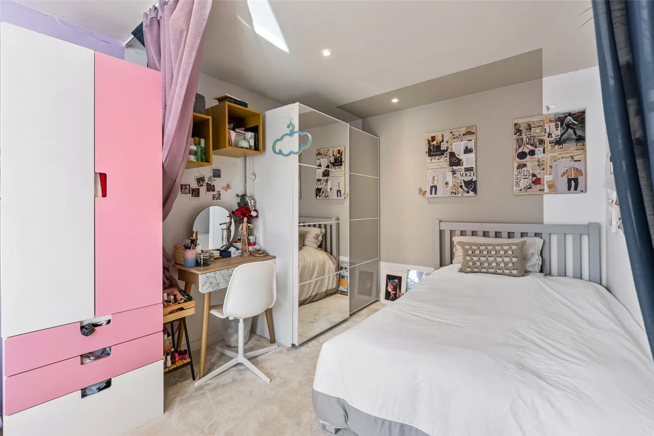 Queens Road, Hampton Hill, TW12 1DU, photo 11