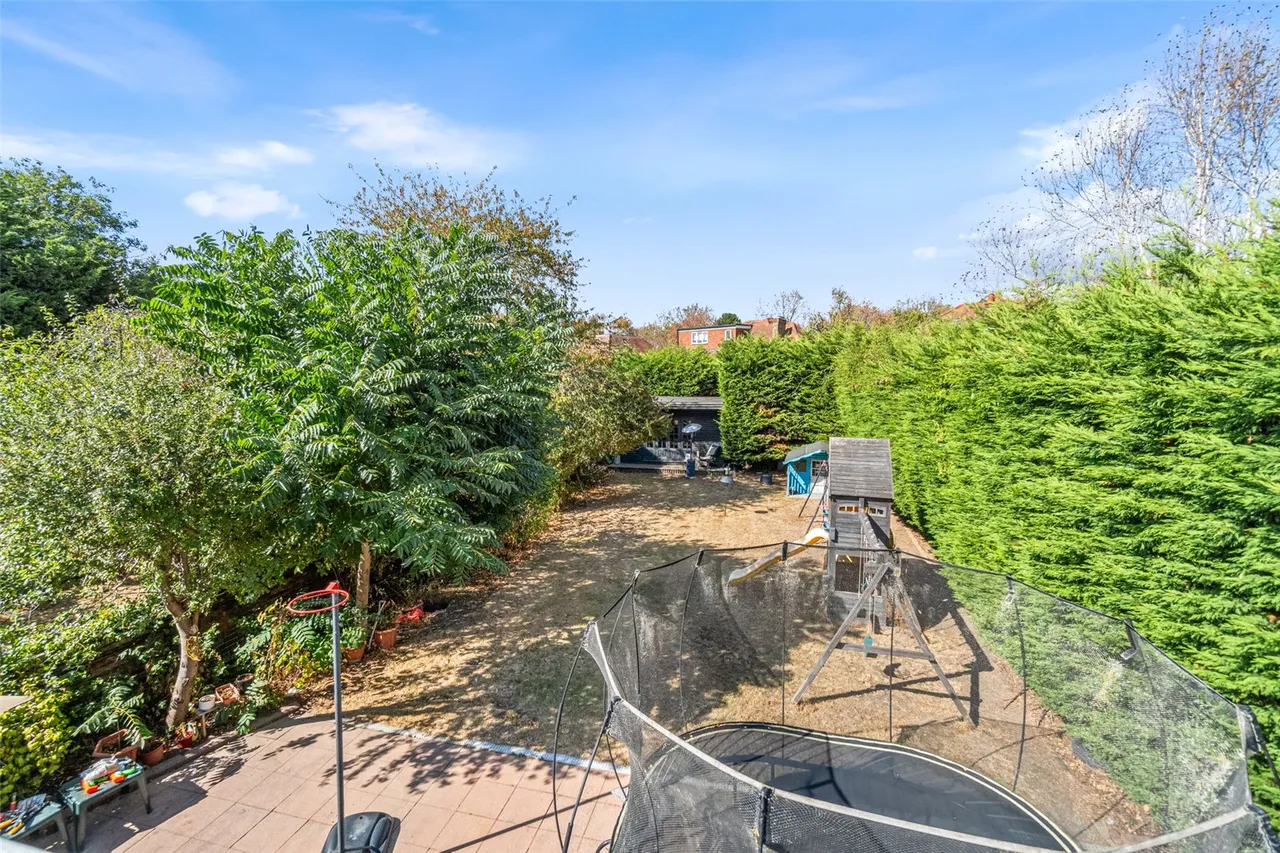 Queens Road, Hampton Hill, TW12 1DU, photo 17