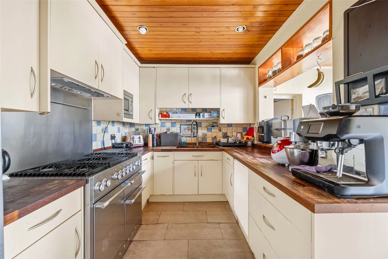 Queens Road, Hampton Hill, TW12 1DU, photo 4