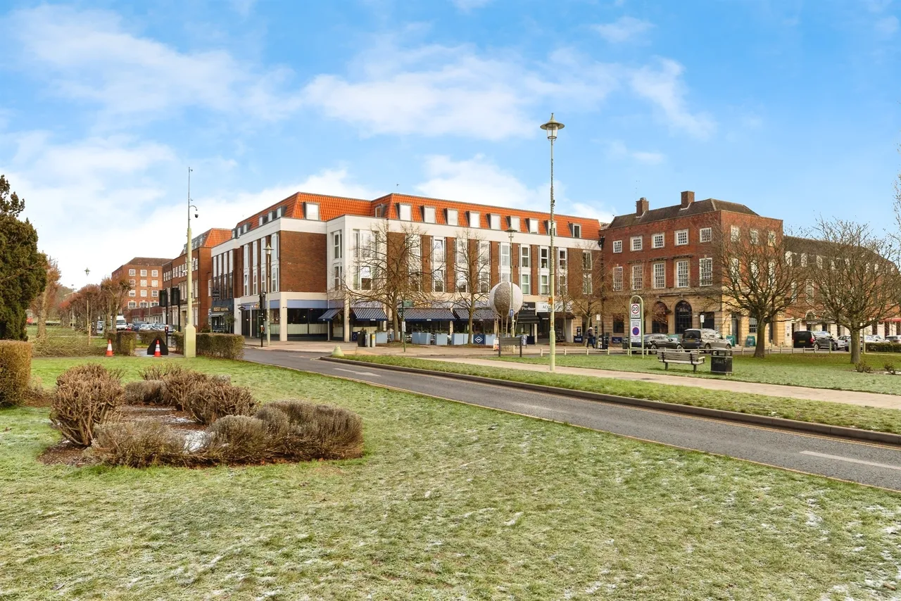 1 bed flat for sale — Parkway, Welwyn Garden City