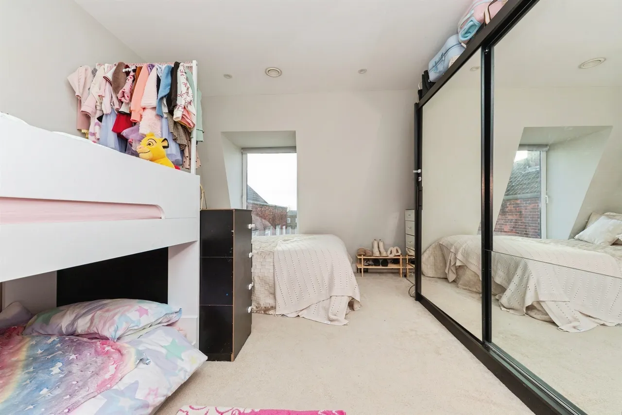 Parkway, Welwyn Garden City, photo 9