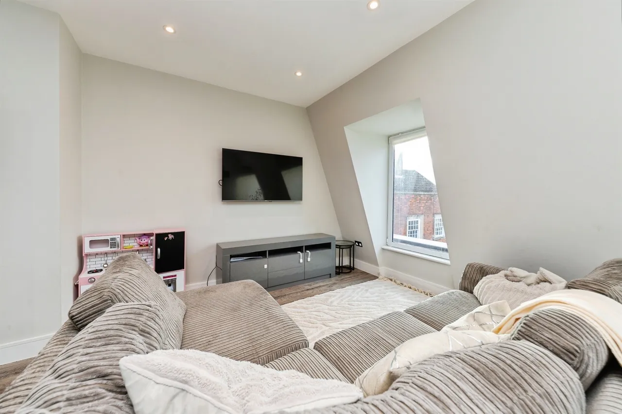 Parkway, Welwyn Garden City, photo 4