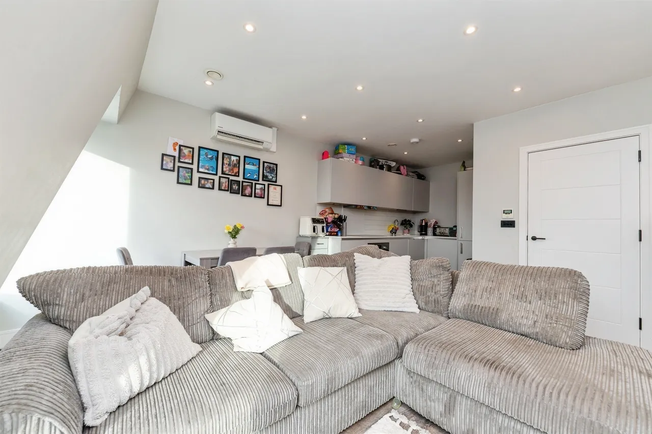 Parkway, Welwyn Garden City, photo 6