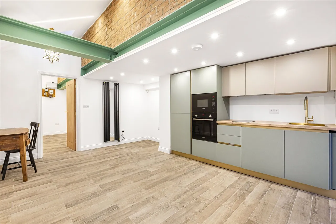 Lower Clapton Road, London, E5, photo 11