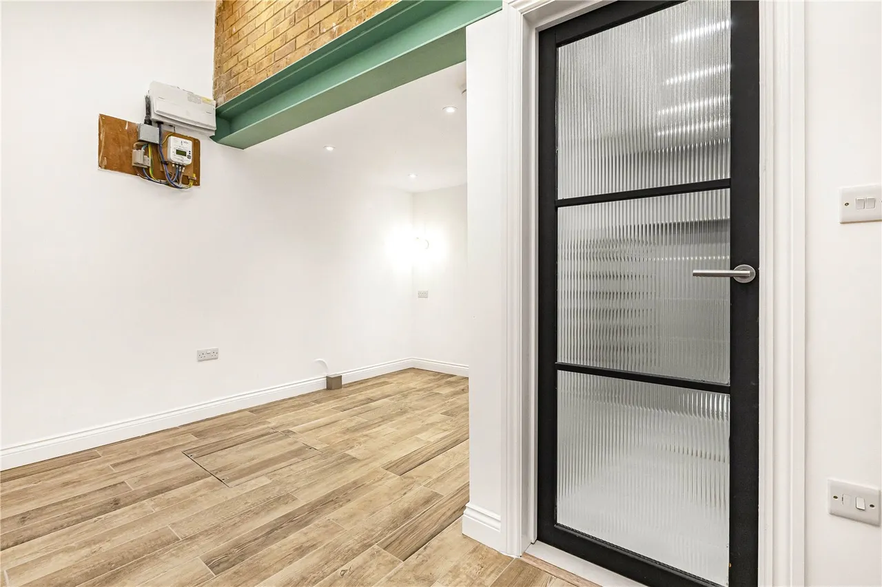 Lower Clapton Road, London, E5, photo 6