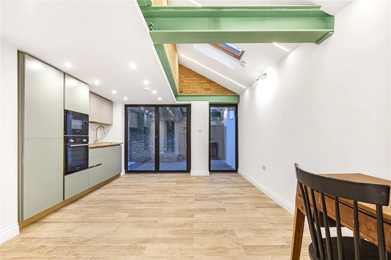 Lower Clapton Road, London, E5, photo 2