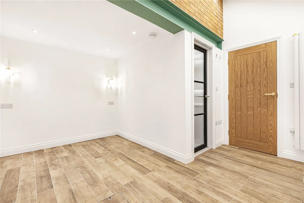 Lower Clapton Road, London, E5, photo 5