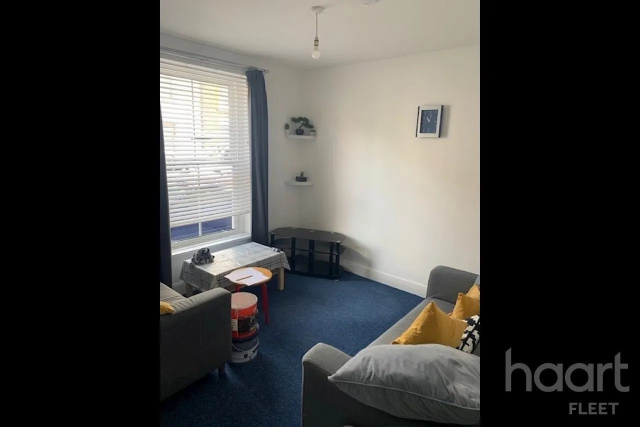 Collingwood Road, PO5, photo 2