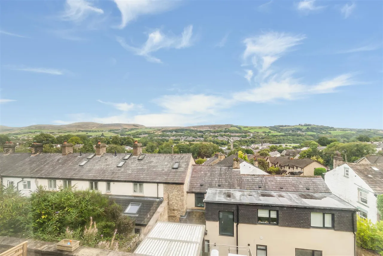 Cliff Mount, Ramsbottom, Bury, BL0 9EP, photo 9