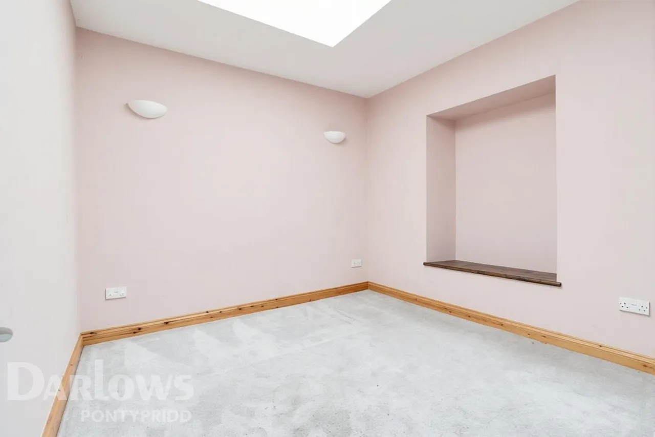 Merthyr Road, Pontypridd, photo 11