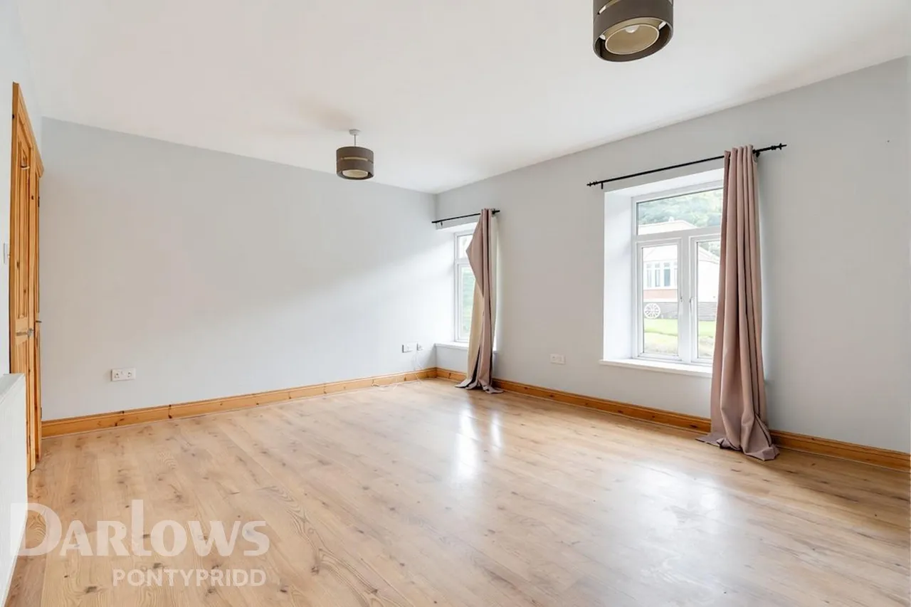 Merthyr Road, Pontypridd, photo 13