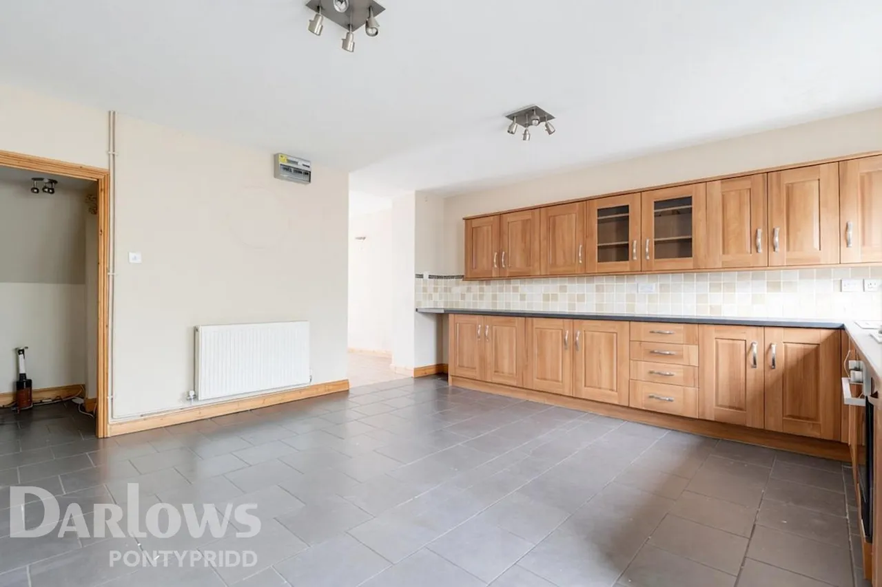 Merthyr Road, Pontypridd, photo 7