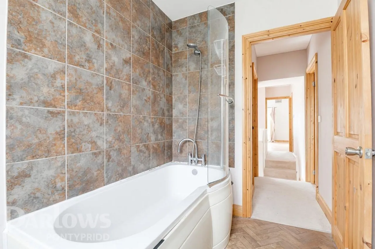 Merthyr Road, Pontypridd, photo 9