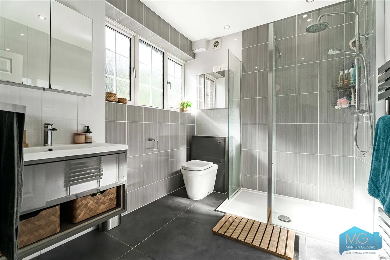 Eversley Park Road, London, N21, photo 21
