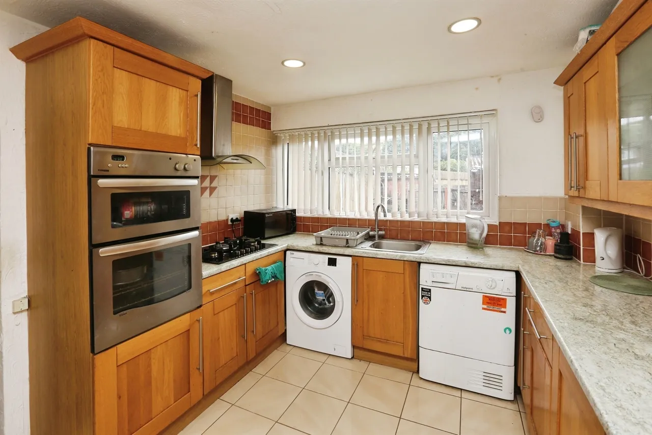 Bishopsfield Road, Fareham, PO14, photo 19