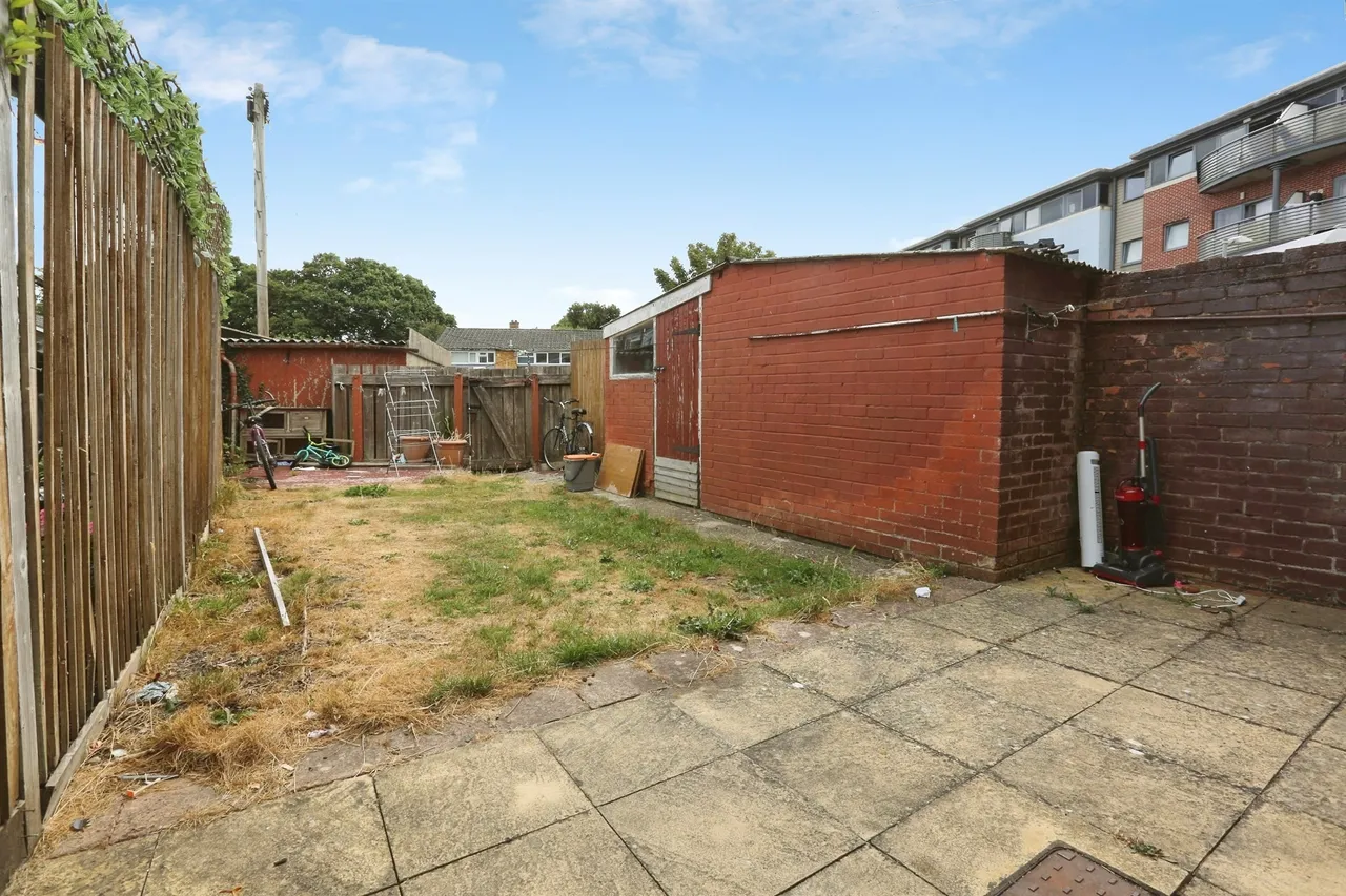 Bishopsfield Road, Fareham, PO14, photo 10