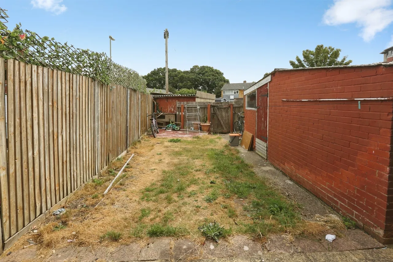 Bishopsfield Road, Fareham, PO14, photo 11