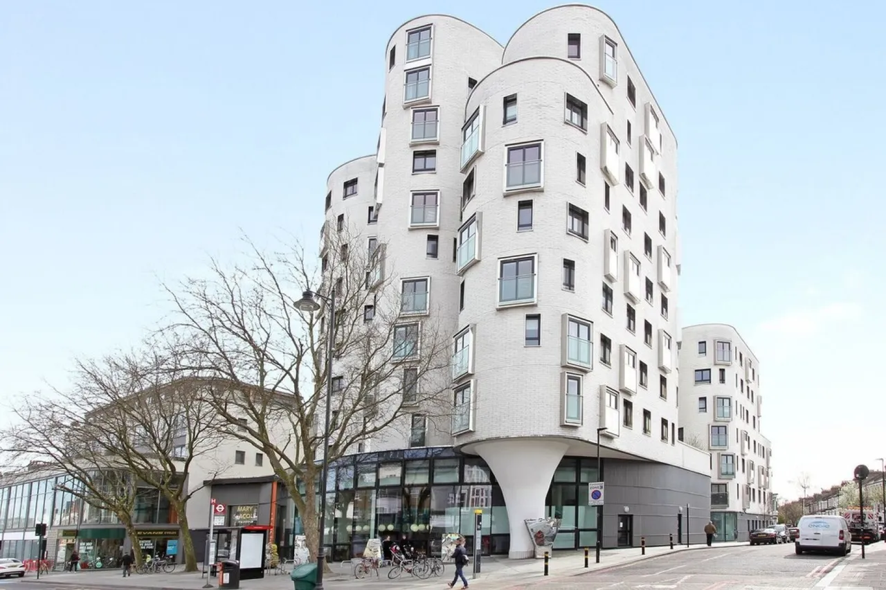 1 bed flat to rent, The Library Building, SW4