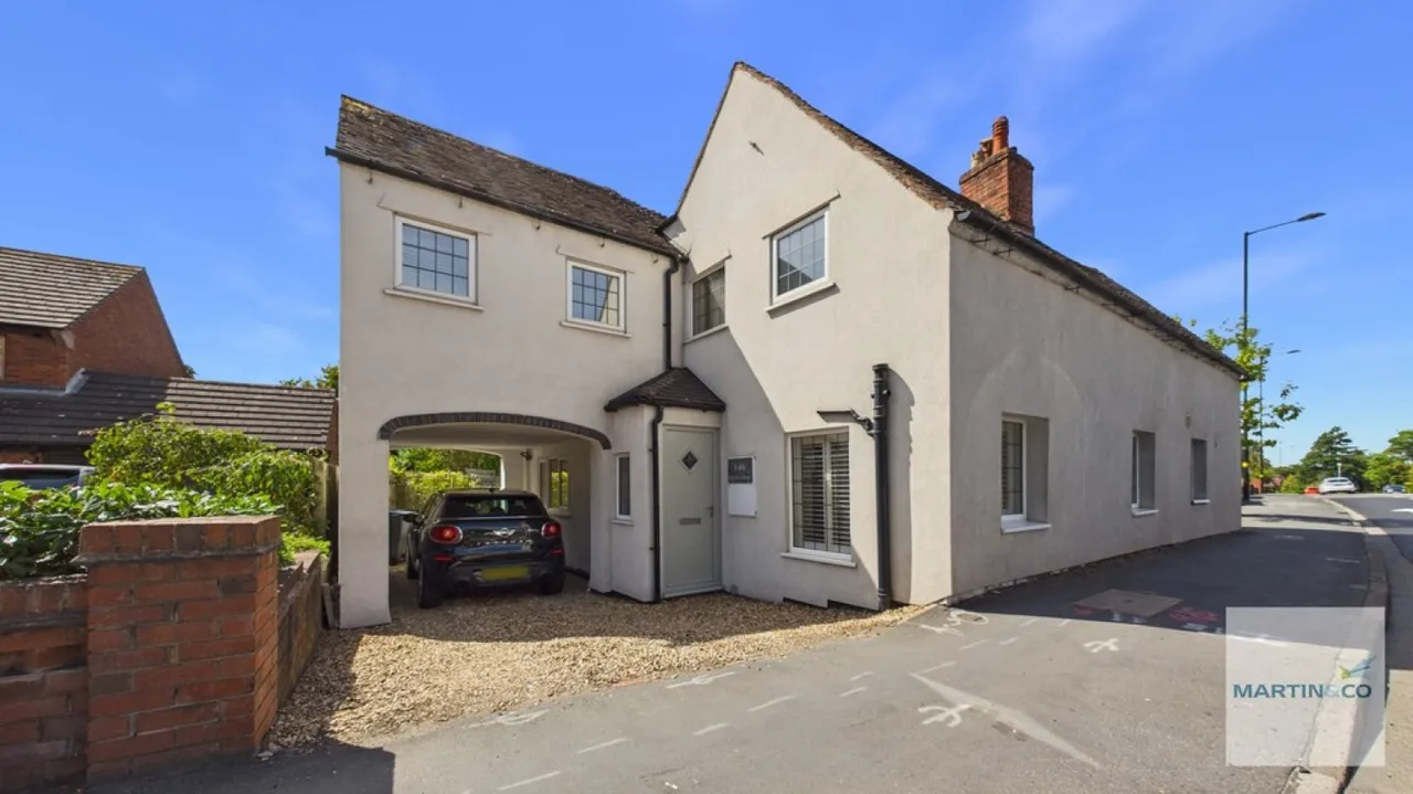 3 bed house for sale — Birmingham Road, Sutton Coldfield