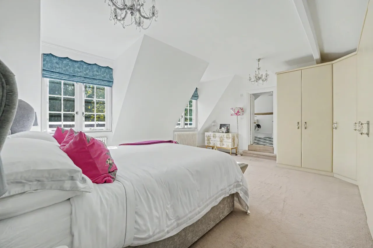 Sacombe Mews, Bragbury End, SG2, photo 8