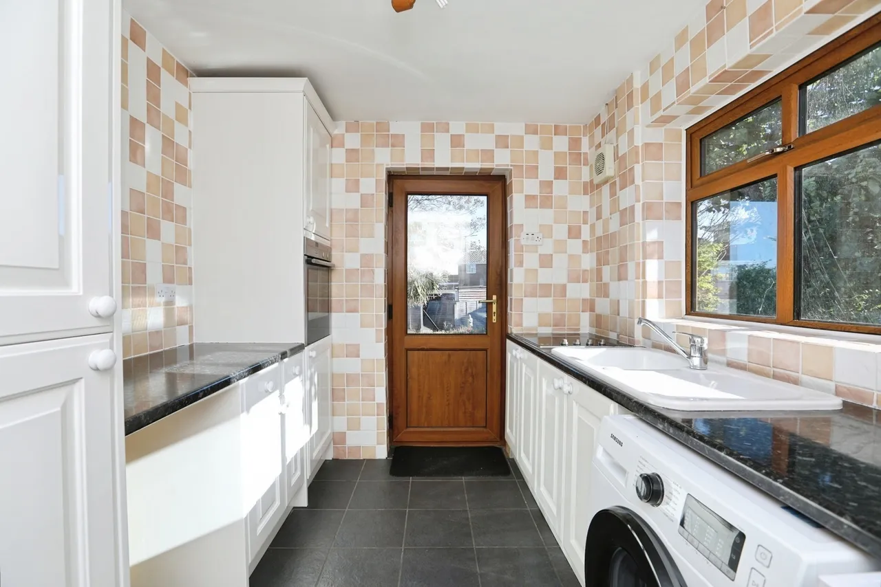 Scarborough Drive, Minster On Sea, ME12, photo 12