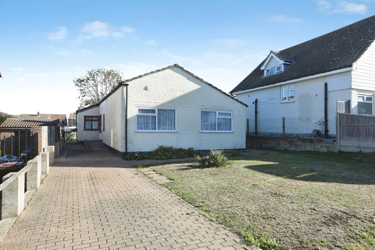 3 bed house for sale, Scarborough Drive, Minster On Sea, ME12